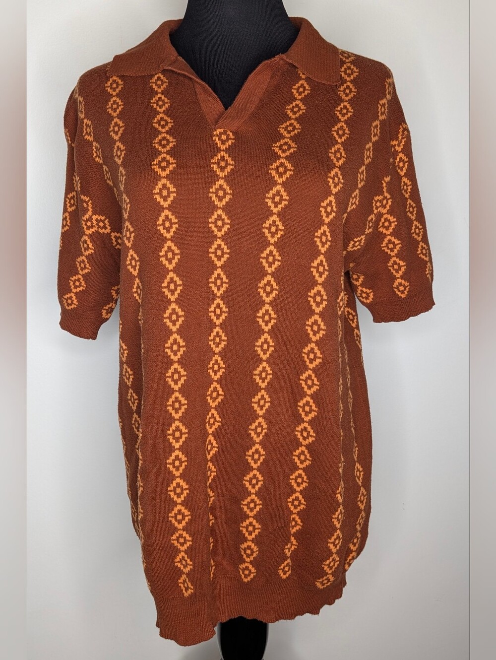 Men's 70s Retro Knit Polo – Rust Orange Geometric Short Sleeve Collared Shirt S